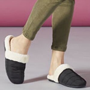 Vionic Black and Cream Women's Slippers